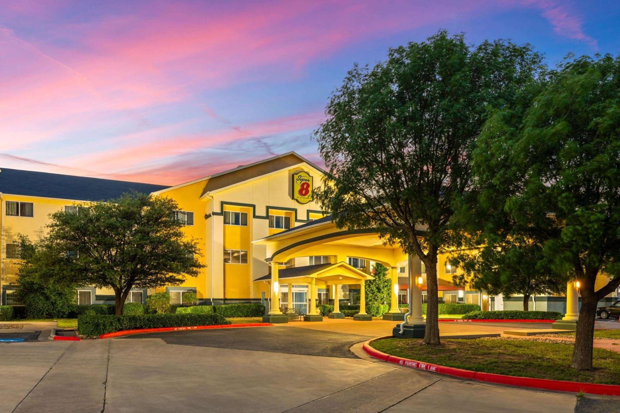 Super 8 By Wyndham Lubbock West Hotel Kültér fotó